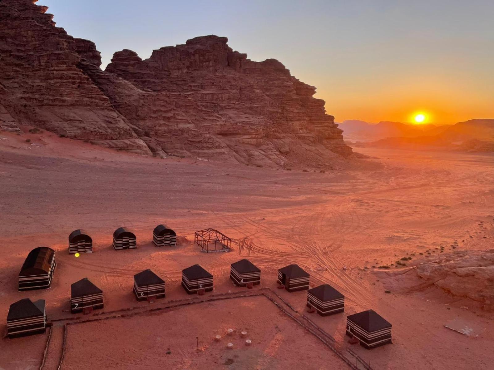 Um Sabatah Camp Hotell Wadi Rum Exteriör bild