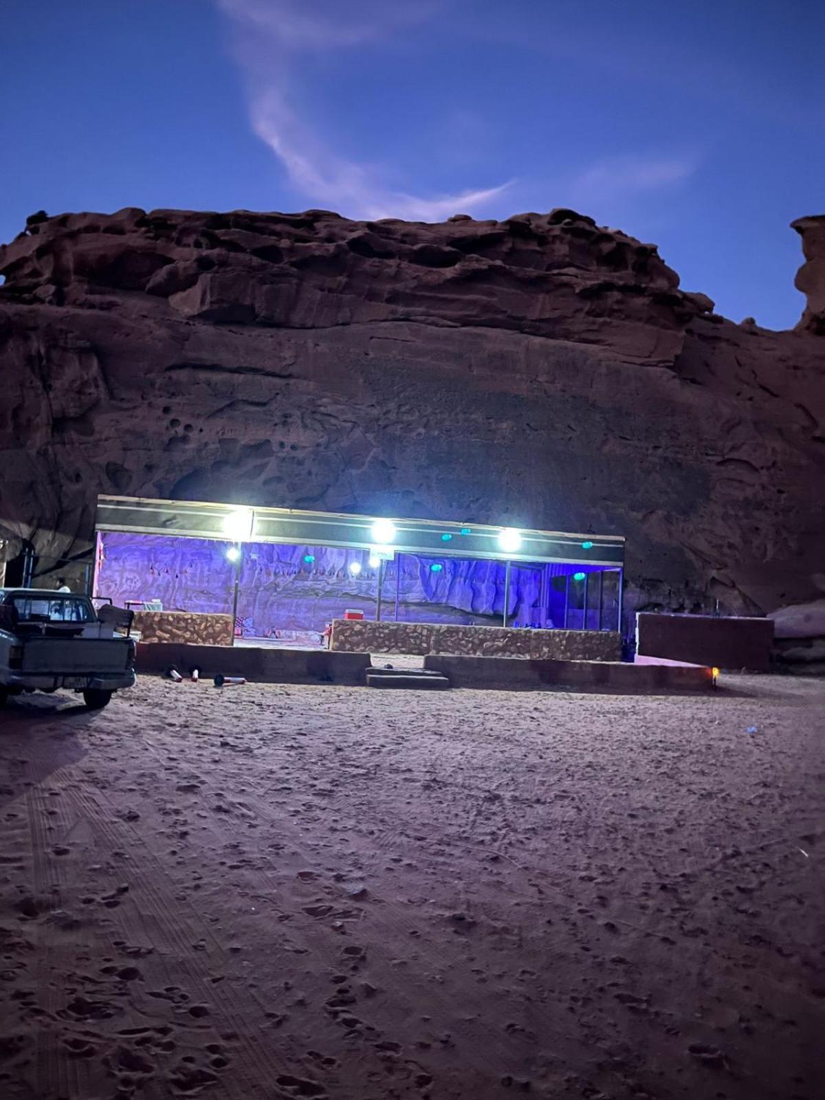 Um Sabatah Camp Hotell Wadi Rum Exteriör bild